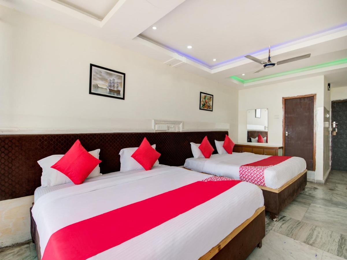Oyo 69511 Hotel Sea E Pearl Visakhapatnam Bagian luar foto