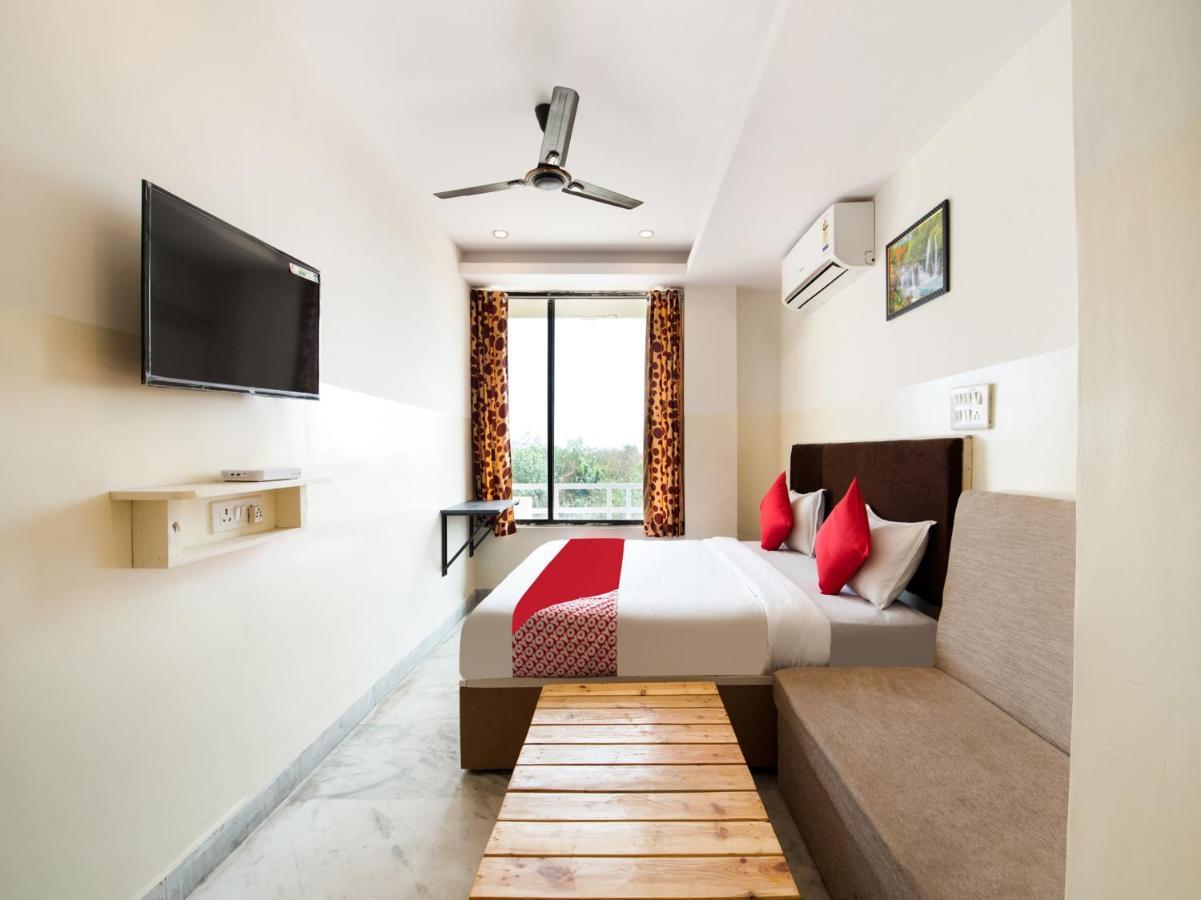 Oyo 69511 Hotel Sea E Pearl Visakhapatnam Bagian luar foto